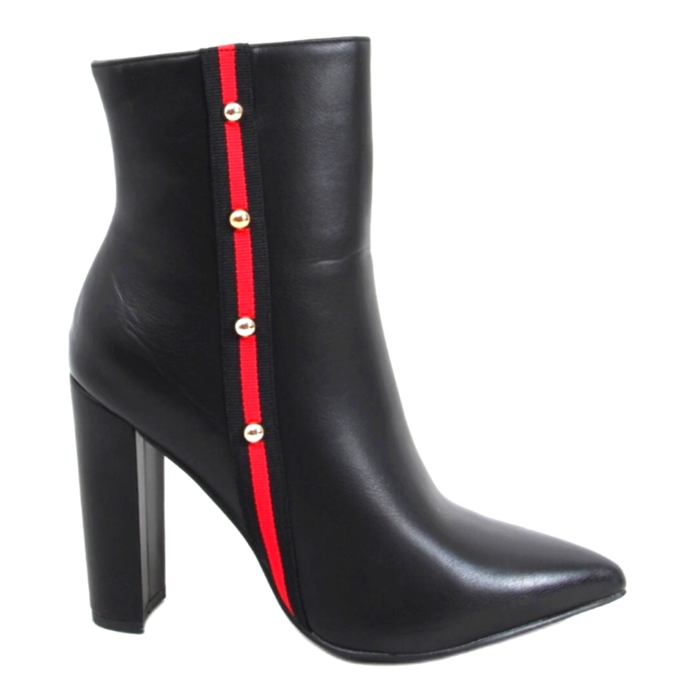 NWT Macys Tru Comfort black/red bootie sz 7, never worn in perfect condition